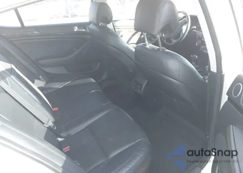 2016 Kia Cadenza Premium z USA, uszkodzony, nr VIN KNALN4D74G5217736